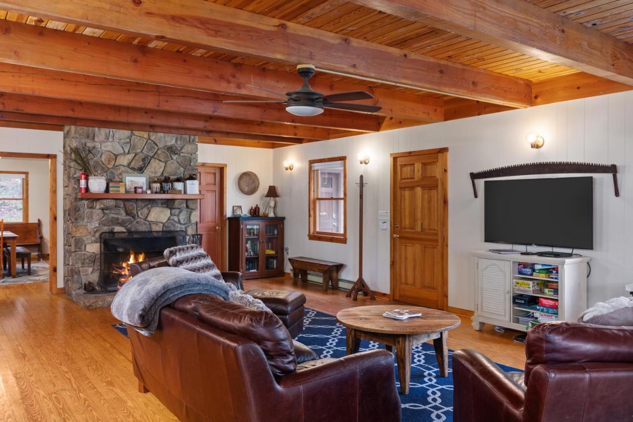 לוראיי Sleepy Hollow 5Br Cabin - National Park 7 Min, Hot Tub, Fire Pit, Sleeps 12 מראה חיצוני תמונה